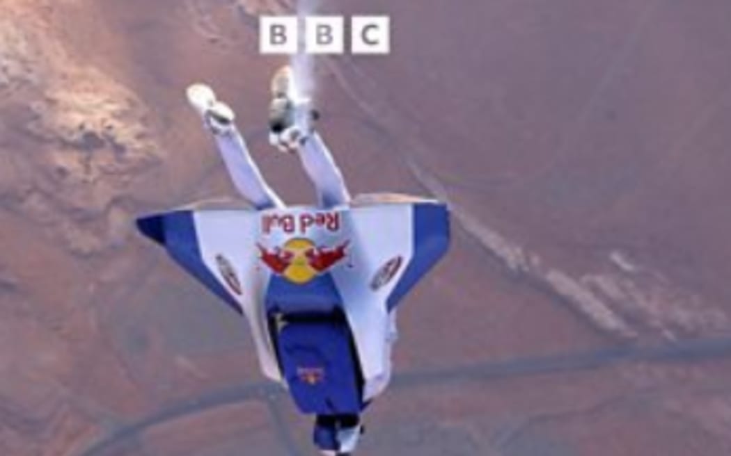 Alex Baumgartner's record breaking skydive