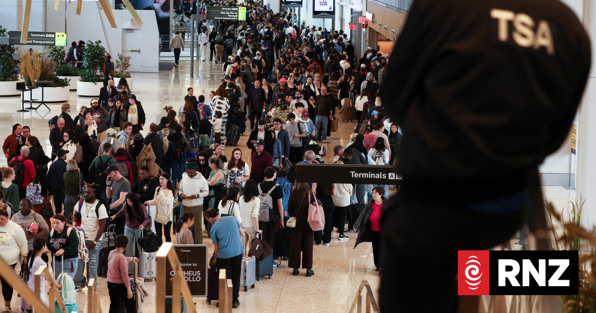 Trump orders ICE agents to airports