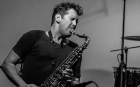 Nick Atkinson performing at Auckland's Wine Cellar