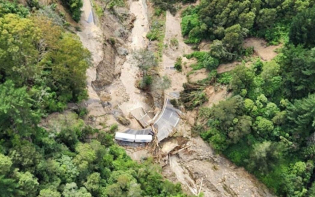 Devil's Elbow from the air, showing a truck stuck between two slips.