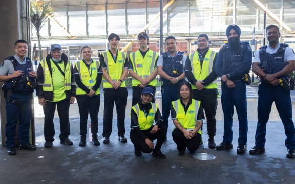 Volunteers from the Tāmaki Makaurau Safety Patrol Group are patrolling the streets with the police.