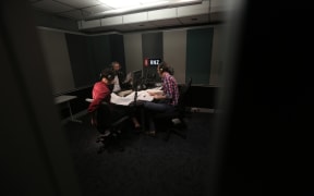 Lisa Owen, Guyon Espiner and Tim Watkin record the Caucus podcast.