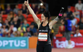 Holly Robinson breaks the world record in the parasport javelin finals