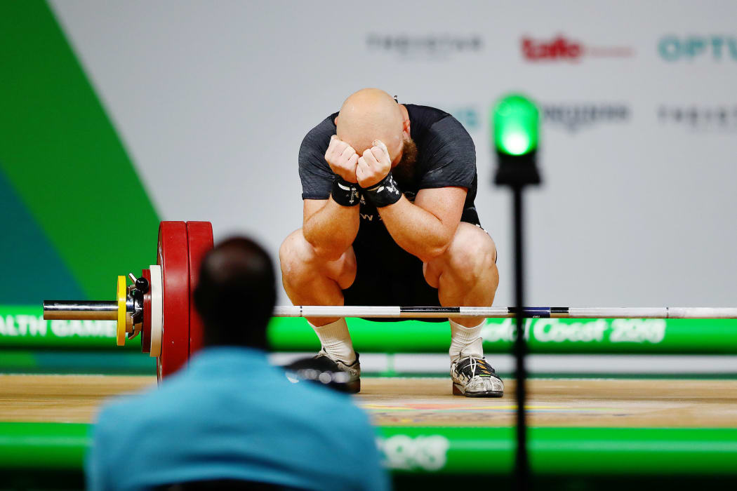 Richie Patterson of New Zealand is DNF (Did Not Finish) in the Men's 85kg Final after failing all three of his snatch attempts.