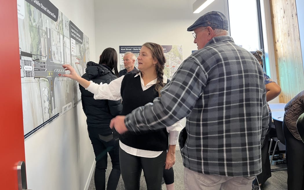 NZTA staff meet with residents at Picton Library for a drop-in session about moving State Highway 1 onto Kent Street. In June 2025.
