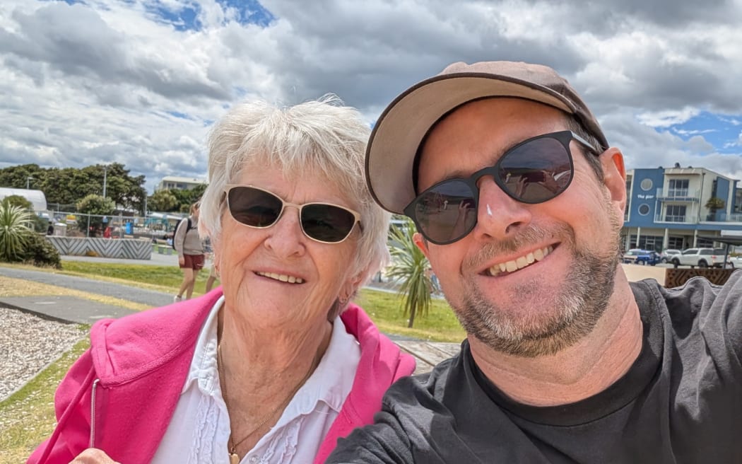 Chris Betterton with his mother Jeanette Betterton, who is from Tauranga but lives in the UK.