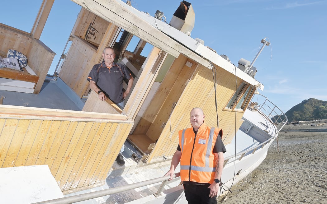 San Rosa boat Tikitiki - Peter Buell (Harbourmaster), Phil Nickerson (Regional on Scene Commander)