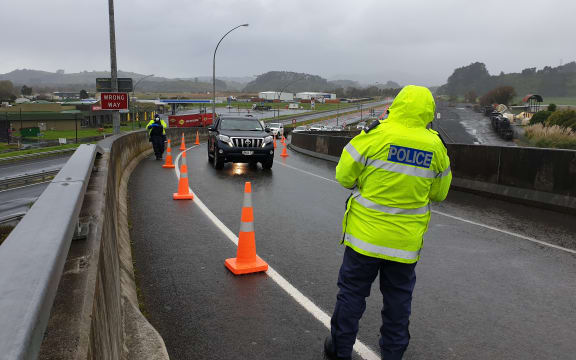 Police at Auckland's Mercer border checkpoint