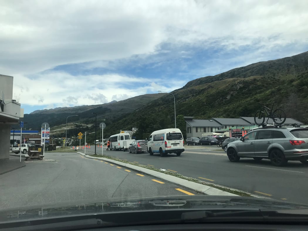 Traffic being stopped at Frankton and told to go to Queenstown via Arrowtown.