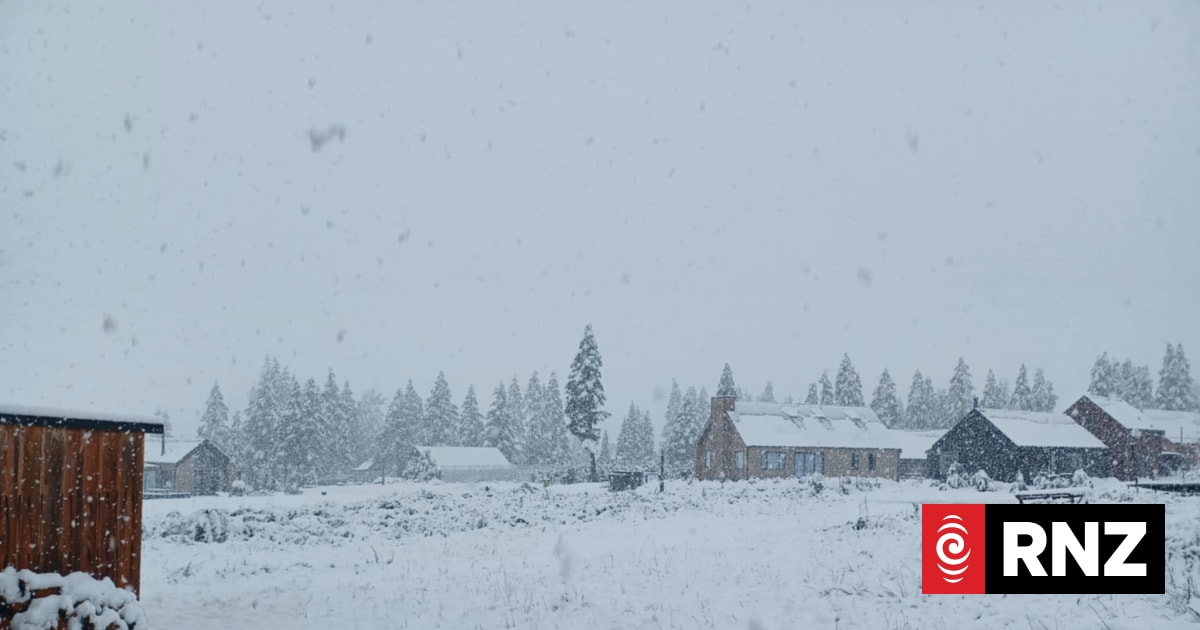 Long weekend weather live: Heavy rain, snow across central North and ...