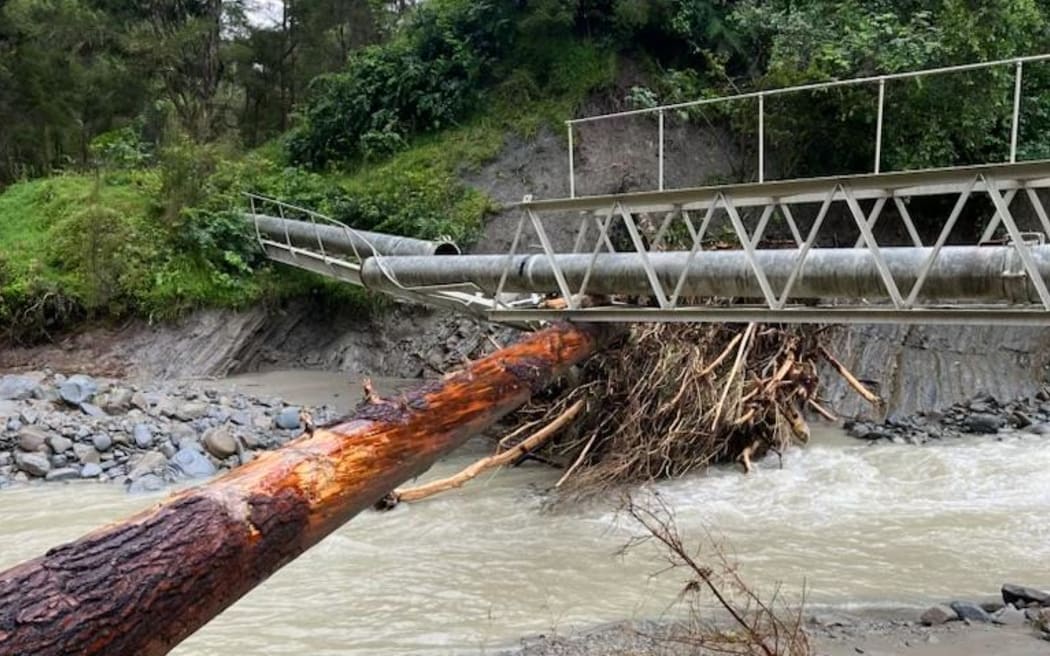Work continues on fixing multiple breakages in Gisborne's water supply. The city remains at crisis level when it comes to water usage.