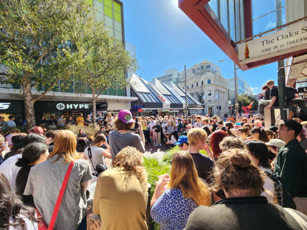Boerman estimates the fitted sheet stunt drew a crowd of 700 people in Wellington.