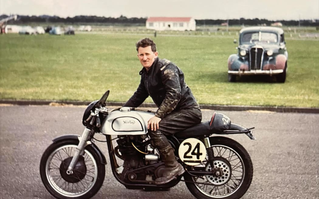 Bill Holmes astride the factory works Norton Manx.