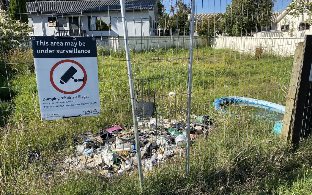 Auckland Council has fenced off this rubbish dumping site in Randwick Park.