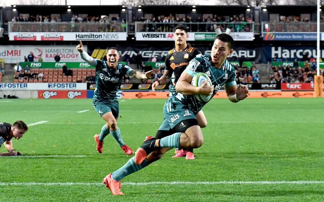 Patelesio Tomkinson scores the match winning try.
Chiefs v Highlanders, Super Rugby Aotearoa, FMG Waikato Stadium, Hamilton, New Zealand. 19 July 2020. © Copyright Photo: Jeremy Ward / www.photosport.nz