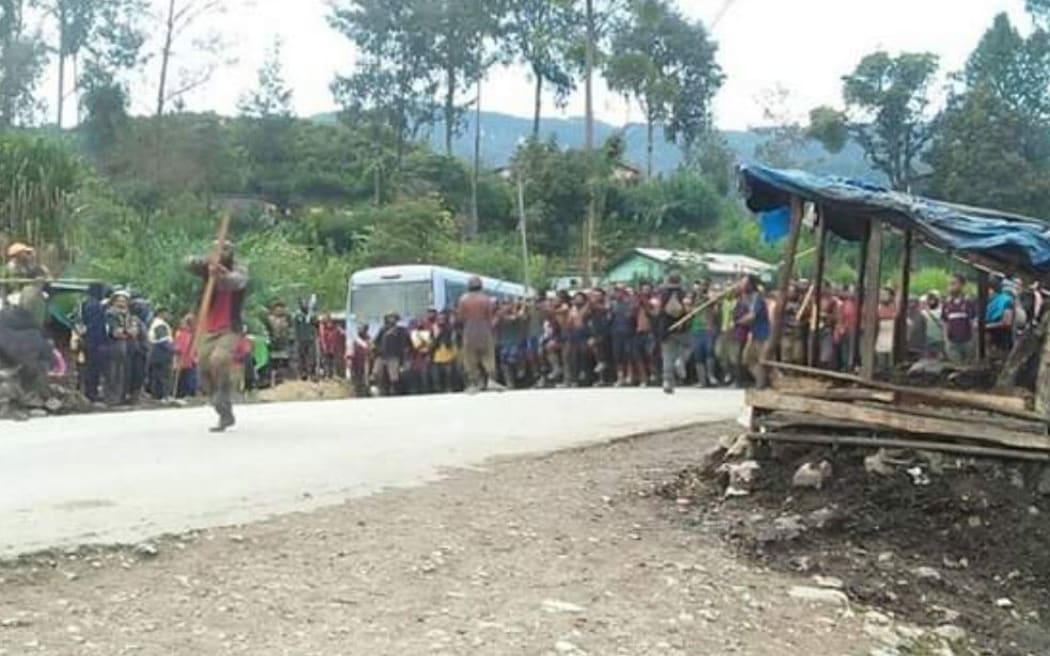 Tribesmen gathered in Enga.
