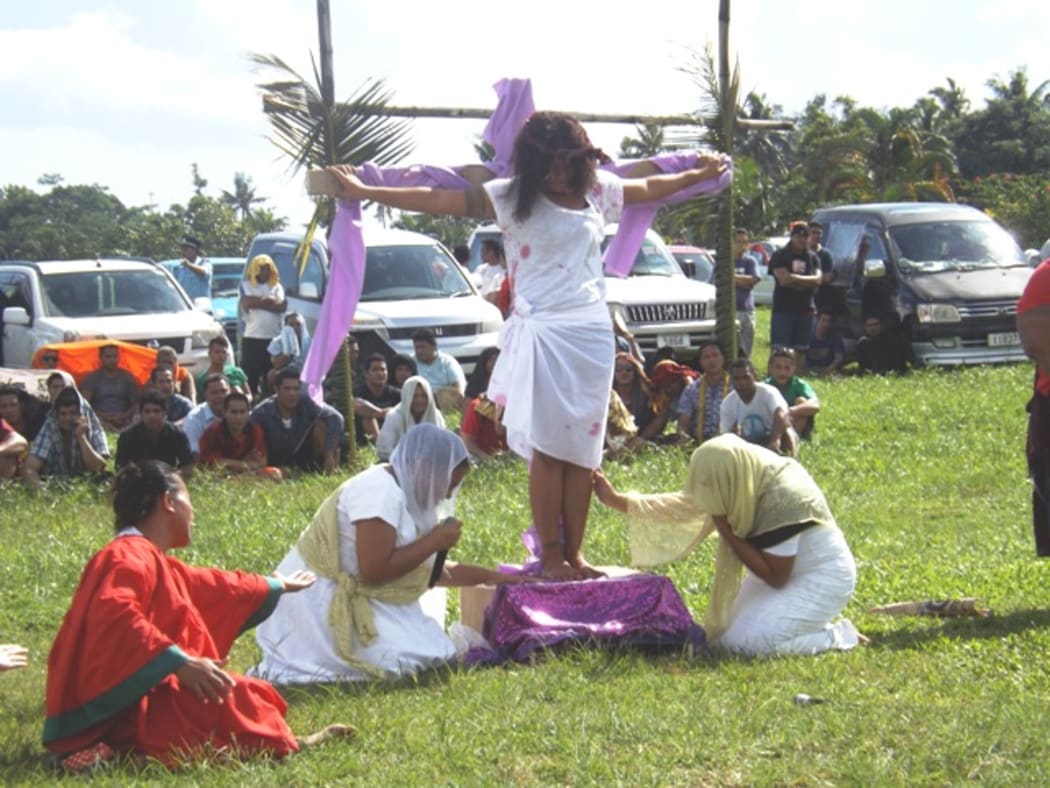 Samoa inmates re-enact crucifixion to mark Easter