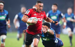 Bryn Hall of the Crusaders breaks away to score a try. Crusaders vs. Blues. 2019 Investec Super Rugby. Christchurch Stadium, Christchurch, New Zealand. Saturday 25 May 2019. © Copyright Photo: Martin Hunter / www.photosport.nz