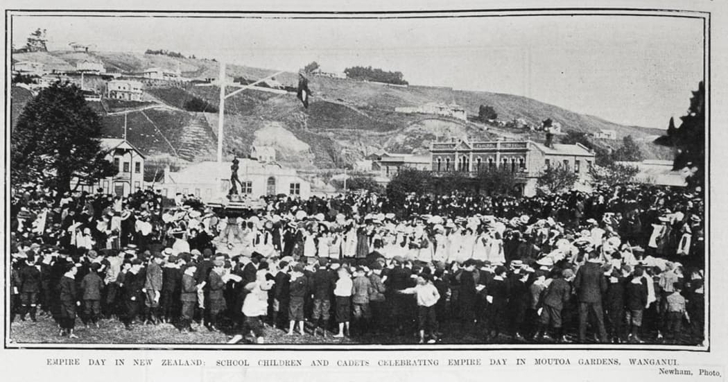 School children and cadets celebrating Empire Day in Moutoa Gardens, Wanganui. Published in Auckland Weekly News, 1905