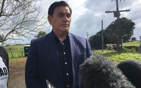 Deputy Commissioner Wally Haumaha addressing media at Ihumātao.