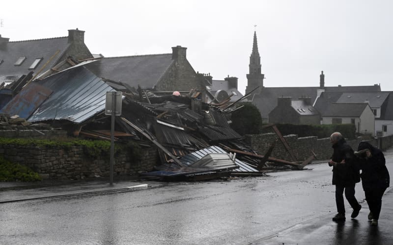 Storm Ciaran kills six, lashes Europe with strong winds and rain | RNZ