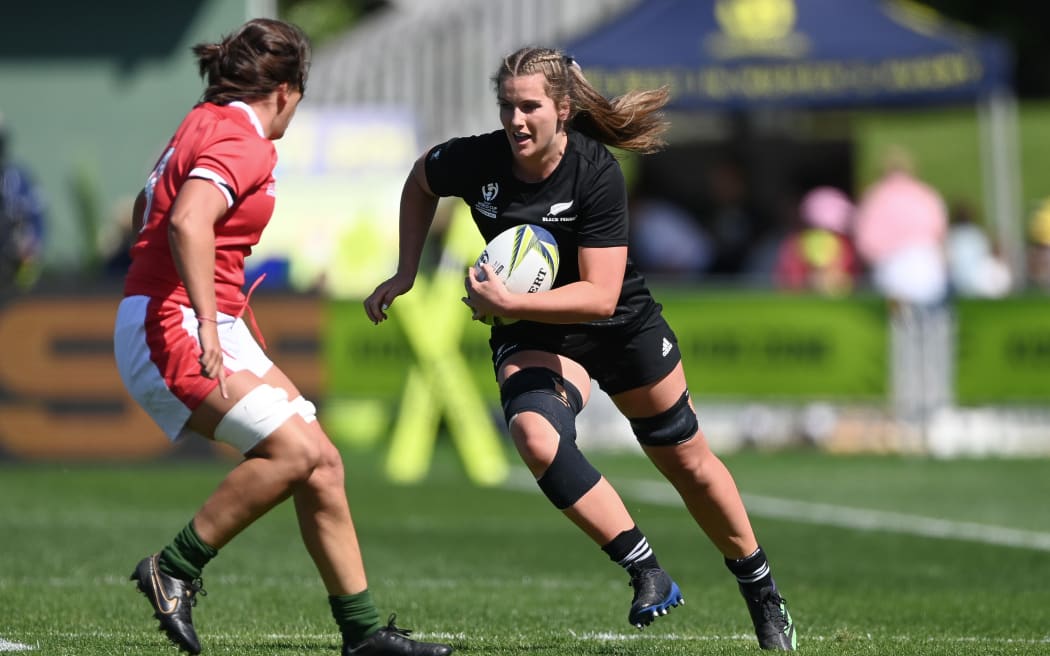 Black Fern Alana Bremner makes a run in the pool game against Wales in the 2022 Rugby World Cup.