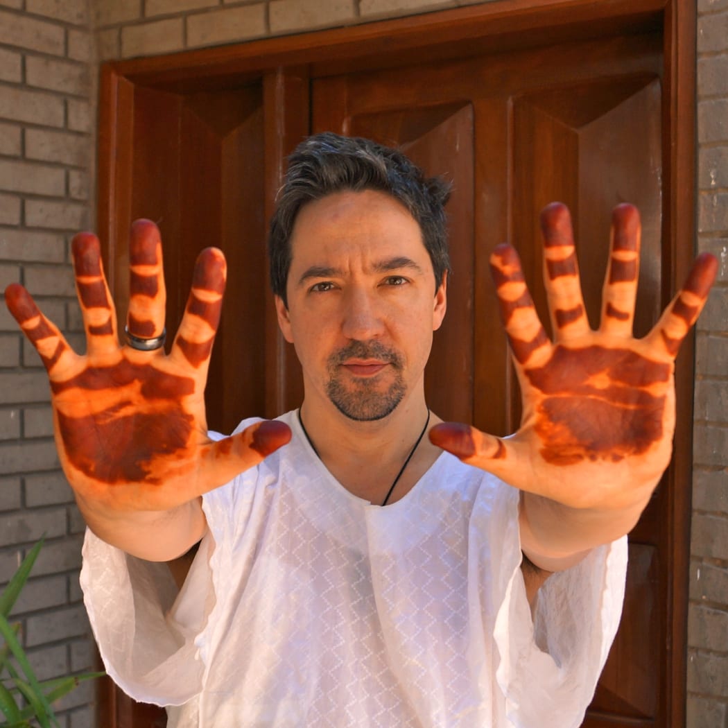 Jon Toogood - Henna hands