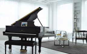 Steinway & Sons Spirio piano