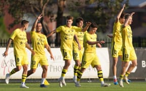 Wellington Phoenix players warm up