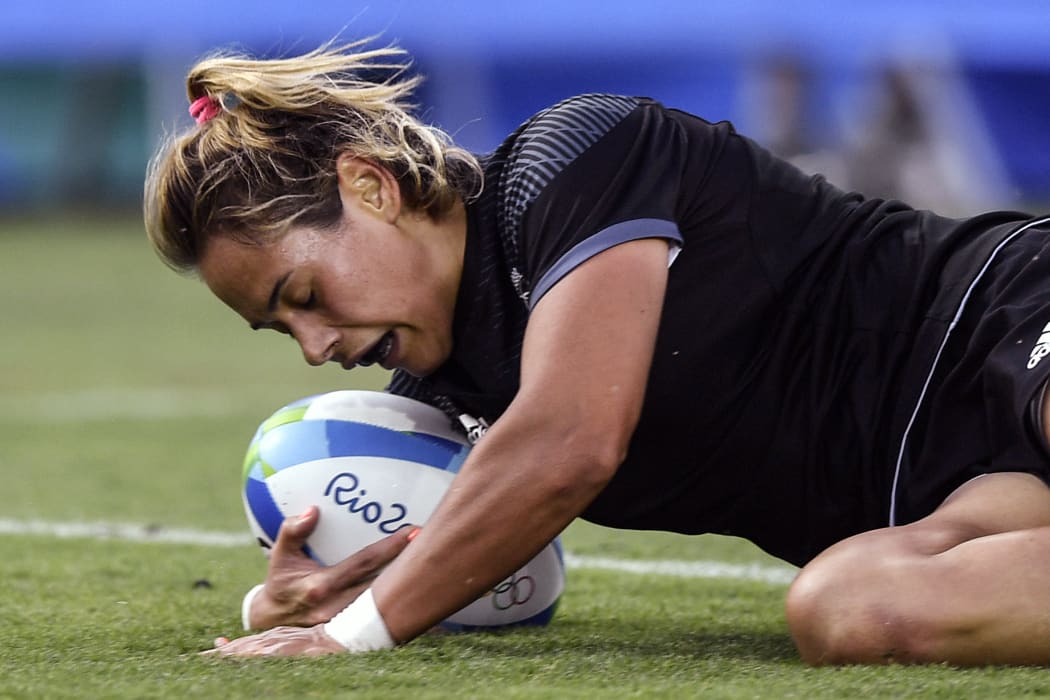 Kayla McAlister crosses the line for the New Zealand women's Sevens team at the Rio Olympics.