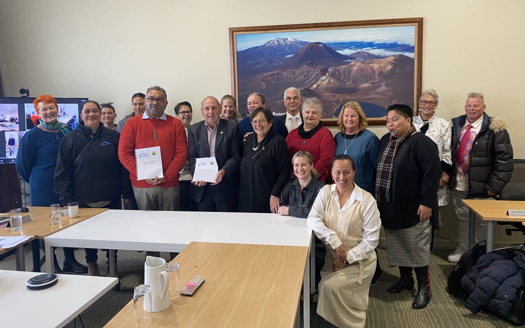 Ruapehu District Council and Ngāti Rangi have signed a relationship agreement.