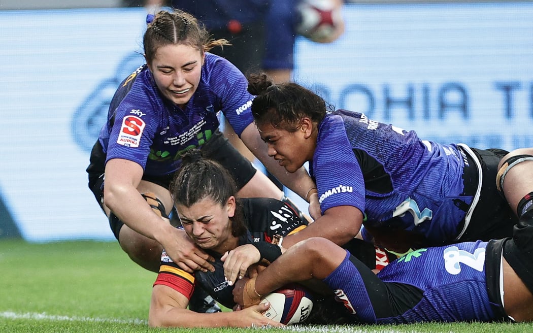 Mia Anderson of the Chiefs Manawa scores a try during the Super Rugby Aupiki Final rugby match between the Blues and the Chiefs Manawa at Eden Park in Auckland, New Zealand on Saturday, April 13, 2024.