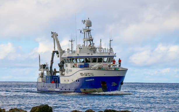 Kaharoa II arriving to Rarotonga from Wellington.