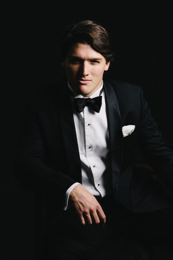 Tenor Jonathan Abernethy
