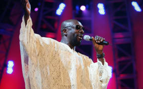 HOLLYWOOD - AUGUST 6:  Singer Isaac Hayes perfroms at the Church of Scientology Celebrity Centre 36th Anniversary Gala on August 6, 2005 in Hollywood, California.  (Photo by Frazer Harrison/Getty Images for Church of Scientology) *** Local Caption *** Isaac Hayes (Photo by Frazer Harrison / Getty Images North America / Getty Images via AFP)