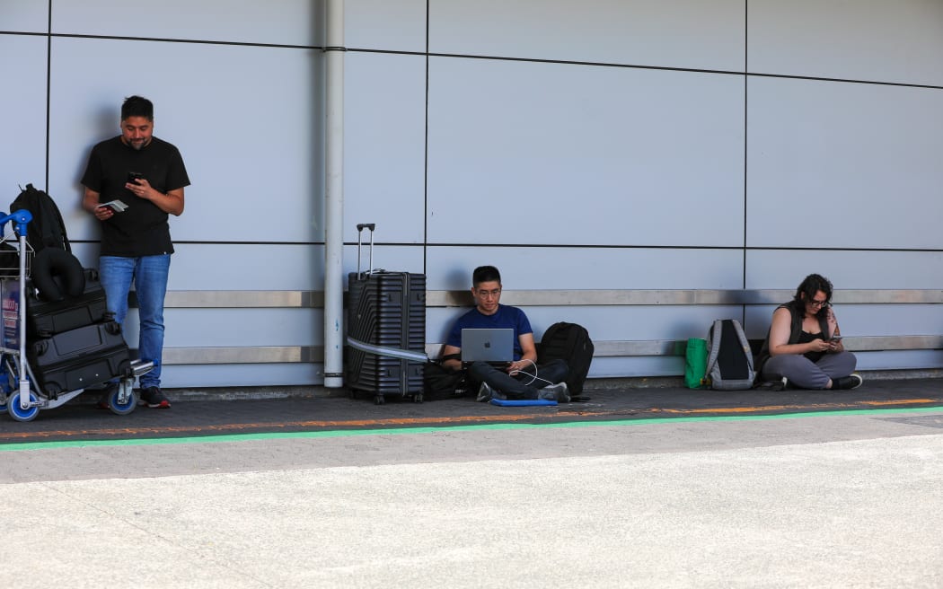 Airbus A320neo flight delays - Auckland Airport - 29 November 2025