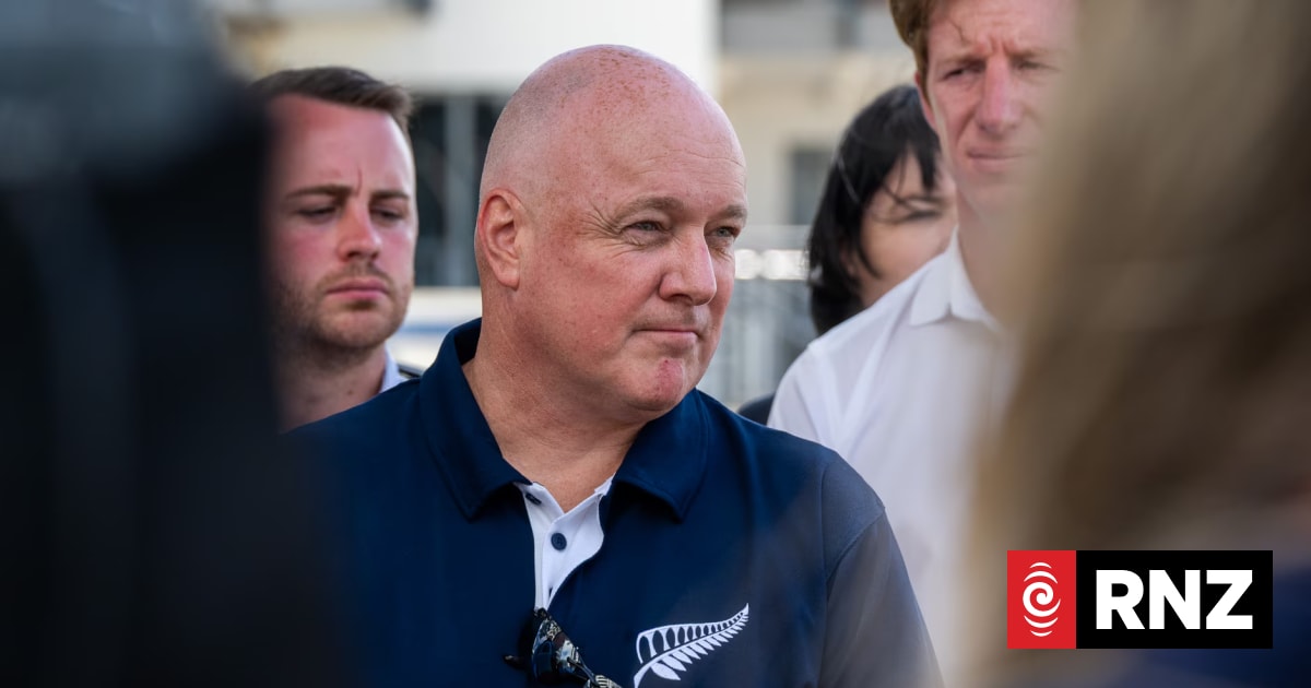 National leader Christopher Luxon warns not all gang photos are the same