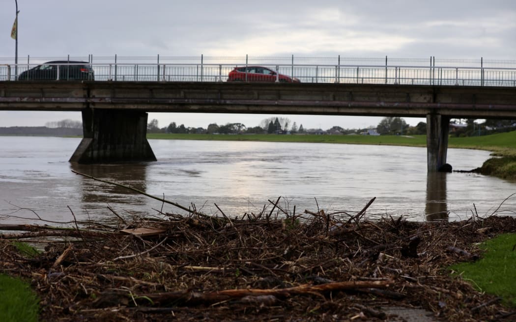 Near the town bridge, you’re able to see the river rose up over the footpath at the base of the stop bank during Cyclone Vaianu.