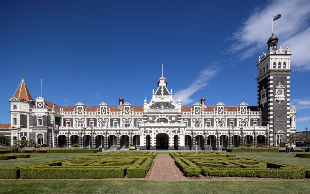 The category 1-listed heritage building opened in 1906 as a railway station and has diversified to house a restaurant, art gallery, and the New Zealand Sports Hall of Fame.