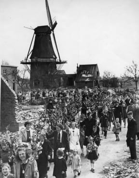 The first Palm Sunday celebration after the war, which was held on a Saturday). Evidence of war damage still to be seen. (Huberta says this photo may have been taken by a newspaper.)