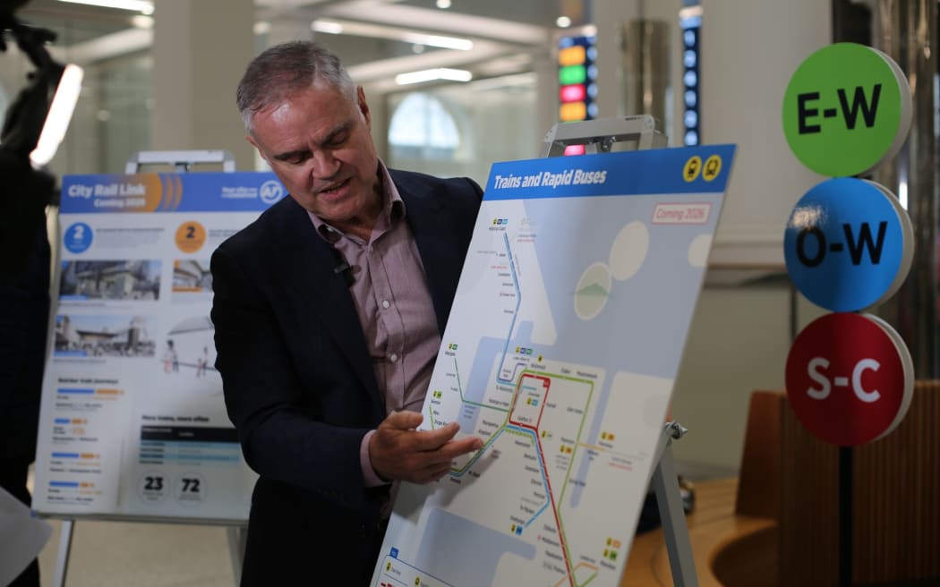 Dean Kimpton unveils the new CRL transport map at Britomart, August 2025.