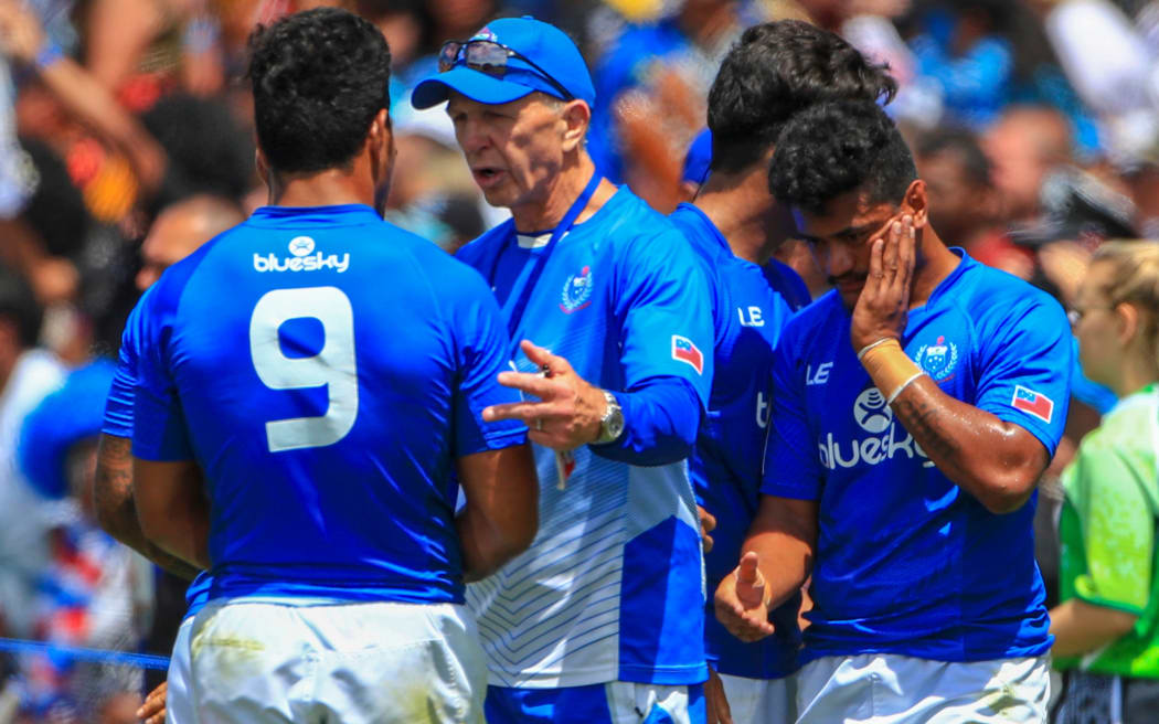 Samoa coach Gordon Tietjens talks tactics.