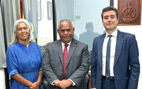 French Ambassador for the Pacific, Véronique Roger-Lacan, in Port-Vila, held talks with the Prime Minister of Vanuatu, Jotham Napat – PHOTO French Embassy in Vanuatu - Jean-Baptiste Jeangène Vilmer