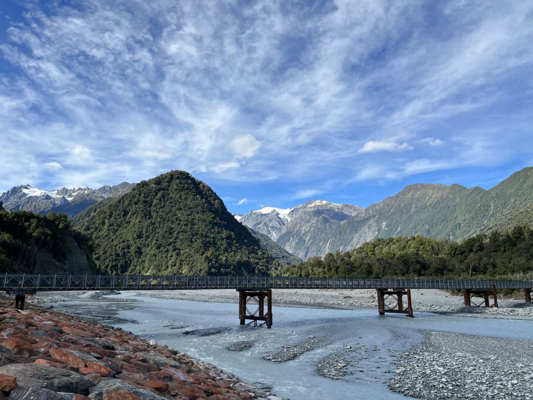 The Waiho (Waiau) River and State highway bridge at Franz Josef Glacier. The stopbank to the left is to be raised and extended 2.5km.