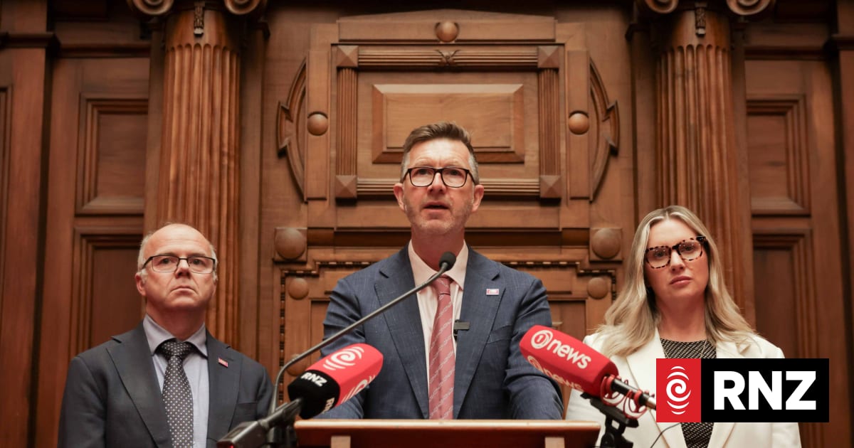 ACT pledges to stop power companies being broken apart, open up solar market