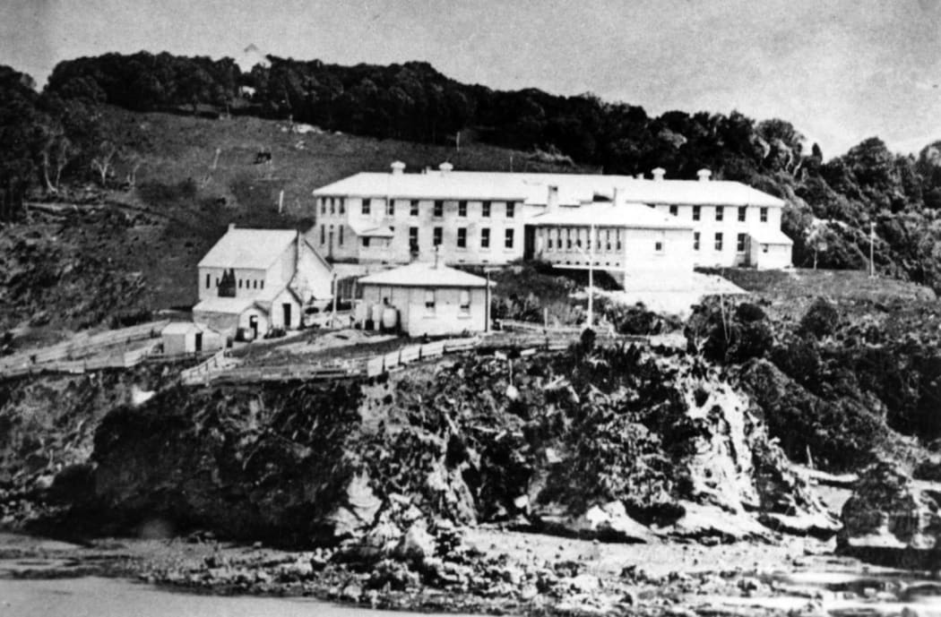 Quarantine Island / Kamau Taurua