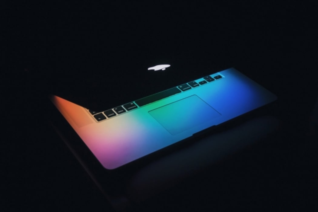 Apple laptop