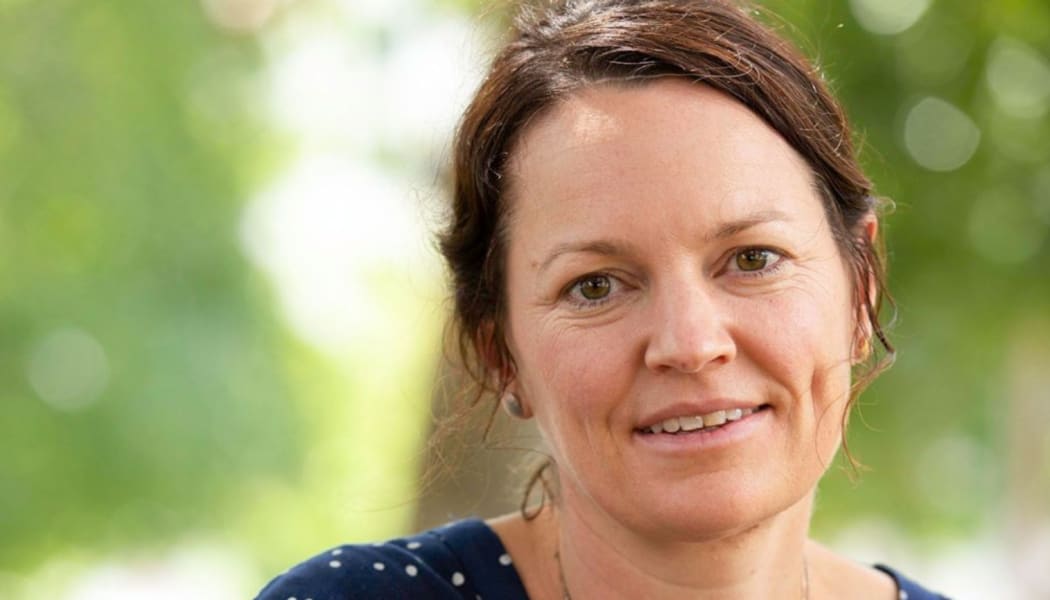 Dr Kelly Burrowes