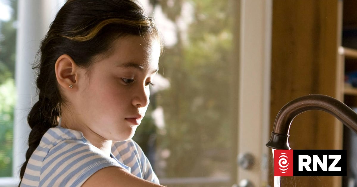 Is it risky paying kids for their chores?[