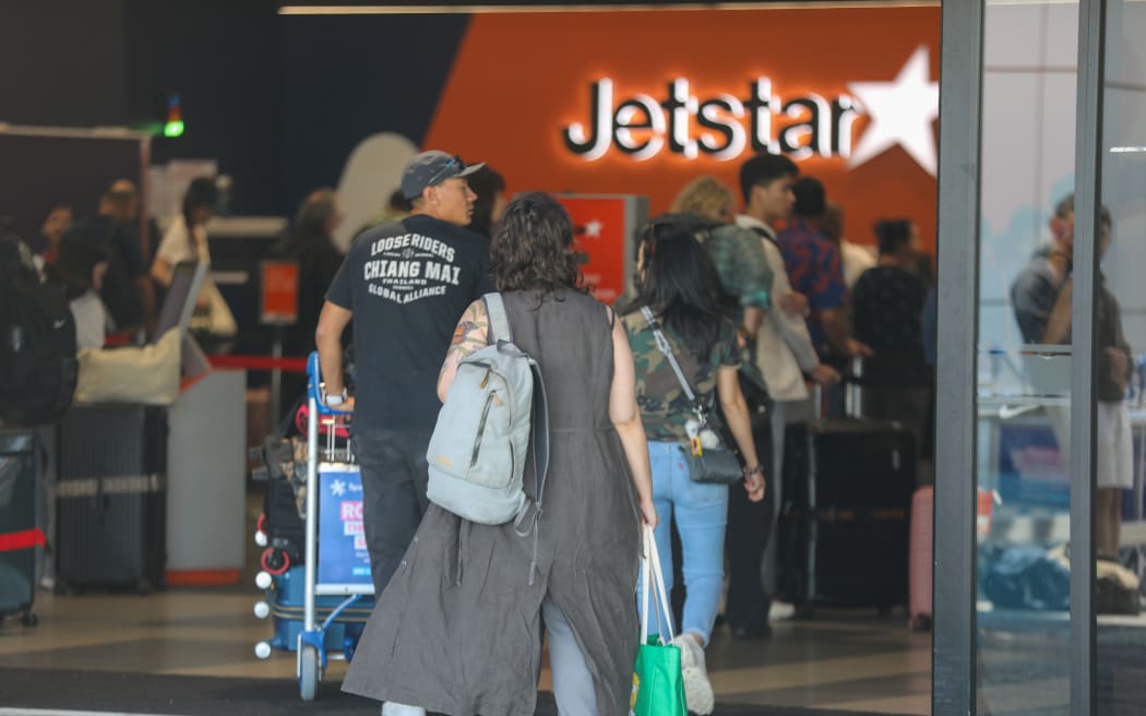 Airbus A320neo flight delays - Auckland Airport - 29 November 2025